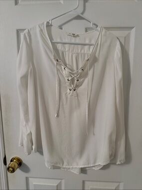 beachlunchlounge White Lace-Up Peasant Tunic